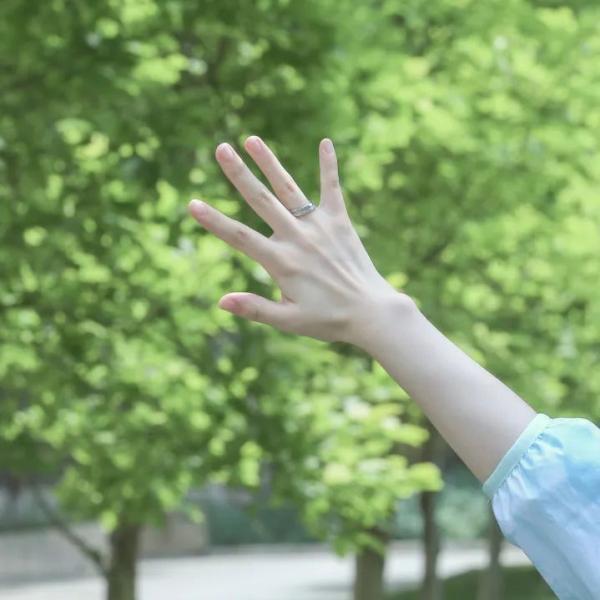 毕业礼物送什么好，毕业礼物送什么好女生小学（“最值钱”的毕业礼物刷屏）