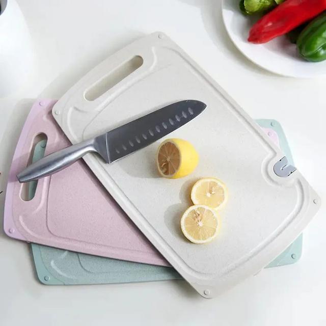 小麦秸秆是什么材质，小麦秸秆是什么材质有毒吗（还自带磨刀、磨蒜功能）