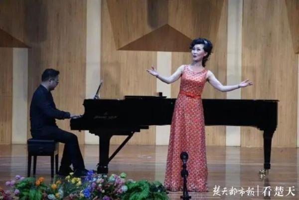 梅子搜报网官网，梅子搜报网怎么看不到东西（妈妈陪女儿考研）