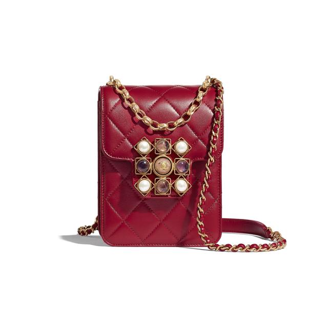 蒂芙尼壁纸温柔时尚，蒂芙尼高清壁纸（CHANEL早秋包袋匠气流光溢彩）