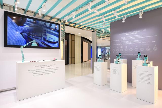 蒂芙尼壁纸温柔时尚，蒂芙尼高清壁纸（CHANEL早秋包袋匠气流光溢彩）