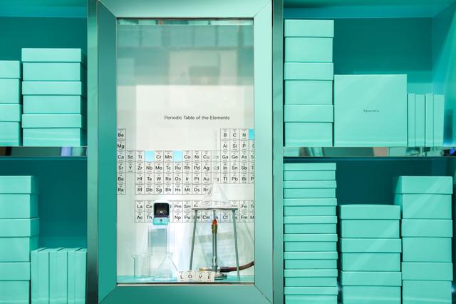 蒂芙尼壁纸温柔时尚，蒂芙尼高清壁纸（CHANEL早秋包袋匠气流光溢彩）