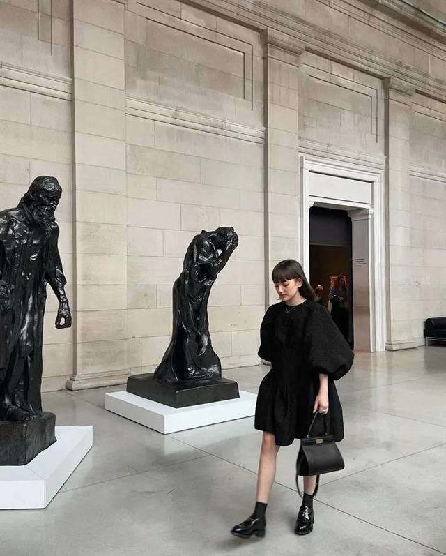 娃娃裙的潮味巧搭，娃娃裙秋冬搭外套（属于泡泡袖娃娃裙的甜美夏天）