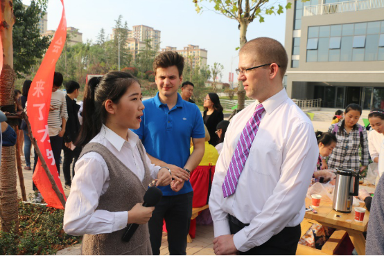 山东青年政治学院官网，2021级山东青年政治学院新生开学时间和入学指南及入学军训考试（山东青年政治学院外国语学院）