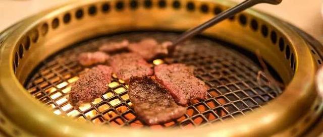 红肉是指哪些肉类，补铁红肉是指哪些肉类（“红肉”比“白肉”不健康在哪）