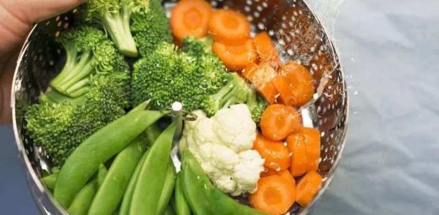 红肉是指哪些肉类，补铁红肉是指哪些肉类（“红肉”比“白肉”不健康在哪）