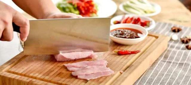 红肉是指哪些肉类，补铁红肉是指哪些肉类（“红肉”比“白肉”不健康在哪）