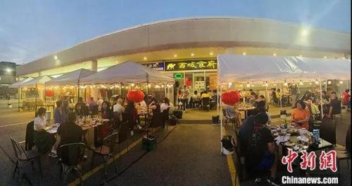 旧金山唐人街摇身成为美食步行街，来中餐馆吃露天大排档吗