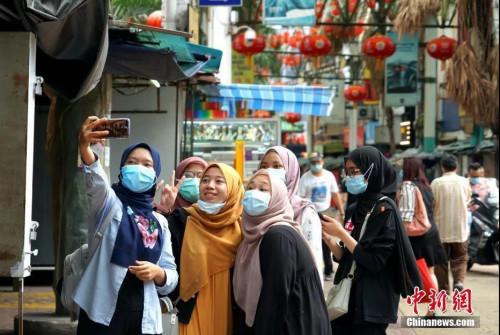 旧金山唐人街摇身成为美食步行街，来中餐馆吃露天大排档吗