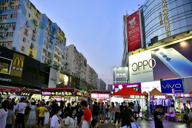 青岛有名的商业街在哪里，青岛商业步行街在哪（青岛市北区台东步行街）