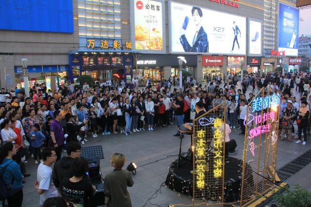 青岛有名的商业街在哪里，青岛商业步行街在哪（青岛市北区台东步行街）
