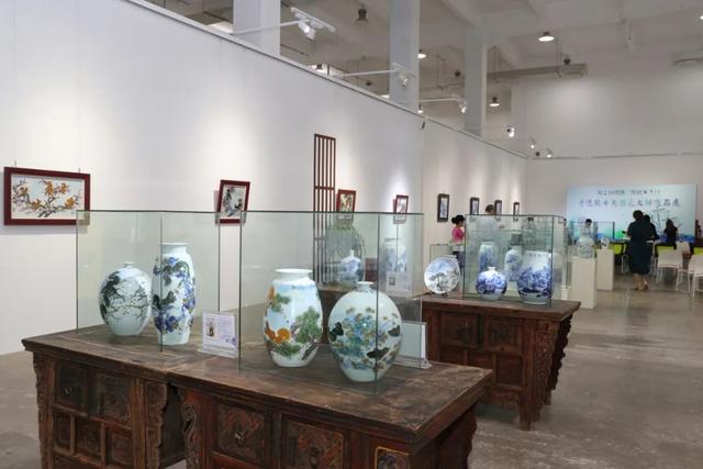 景德镇陶瓷大师作品，景德镇十大国瓷大师作品亮相广州