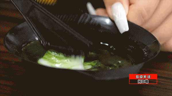 可以当染色剂的水果蔬菜，什么蔬菜或者水果可以染色（这年头火龙果、菠菜还能染发）