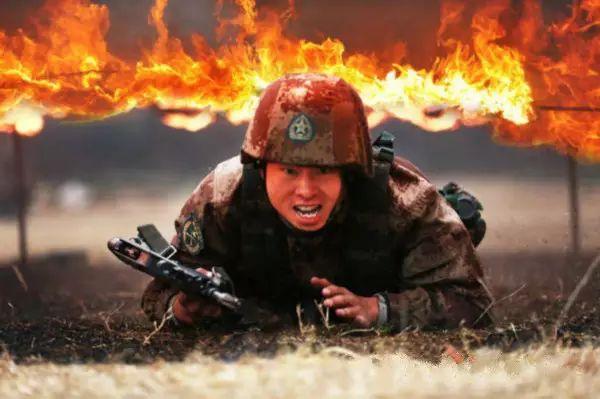 空降兵是什么意思,空降兵是什么意思网络用语(什么叫中国军人)