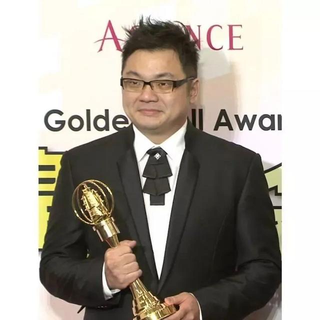 摊开你的掌心是什么歌，摊开你的掌心 握紧我的爱情