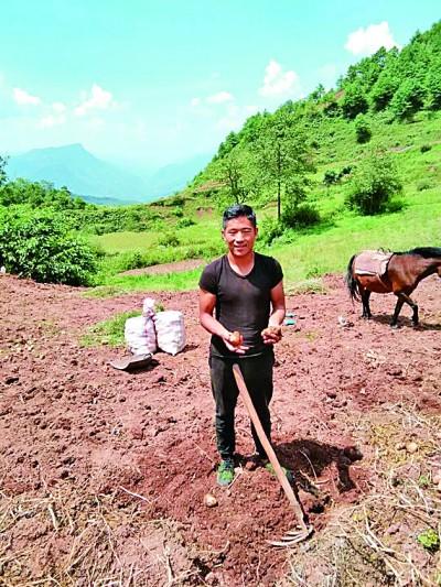 如果我突然打了个喷嚏，如果你突然打了个喷嚏，阿啾~那一定就是我在想你❤，微信头像（奋斗少年终会获得掌声）