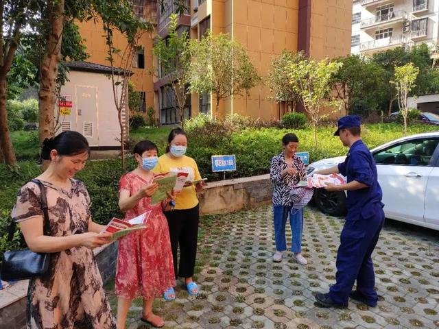 使用灭火器的正确方法，灭火器的使用步骤（灭火器会用吗？消防蓝朋友教你）