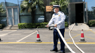 使用灭火器的正确方法，灭火器的使用步骤（灭火器会用吗？消防蓝朋友教你）