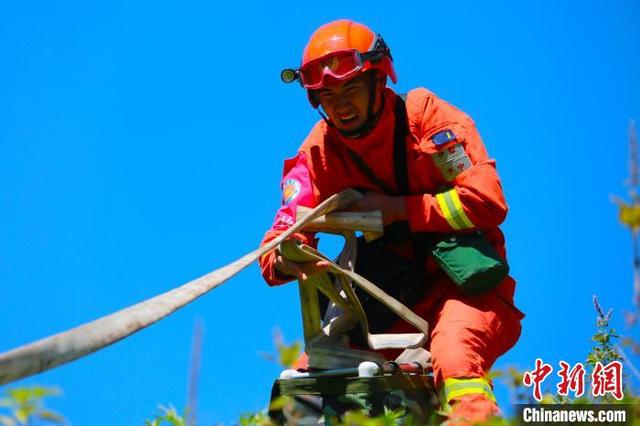 新疆伊犁海拔多少米，伊犁海拔多少米高（新疆伊犁“火焰蓝”野外驻训练本领）