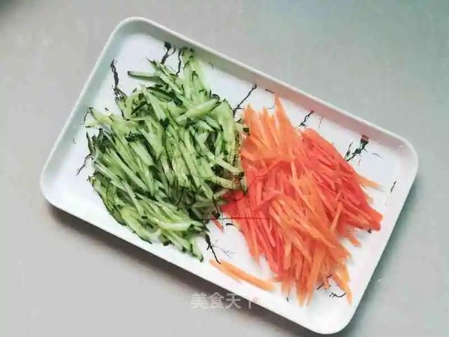 夏天夜宵High起来凉拌豆皮，凉拌甜豆皮（凉拌豆皮丝：夏天必备凉菜）