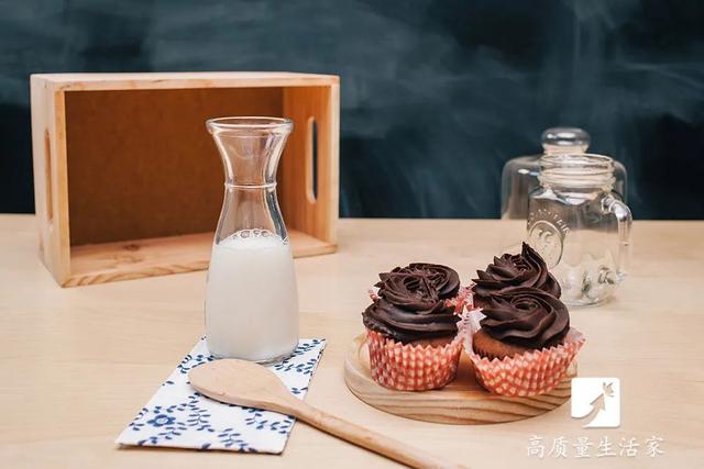 盒装牛奶冻了能喝吗，盒装牛奶冻了能喝吗没开封（袋装和盒装牛奶有什么不同）