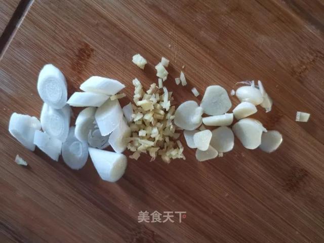 东北溜肉段的做法，东北溜肉段最正宗的做法（东北溜肉段：焦脆鲜香）