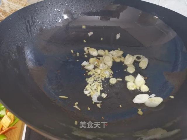 东北溜肉段的做法，东北溜肉段最正宗的做法（东北溜肉段：焦脆鲜香）