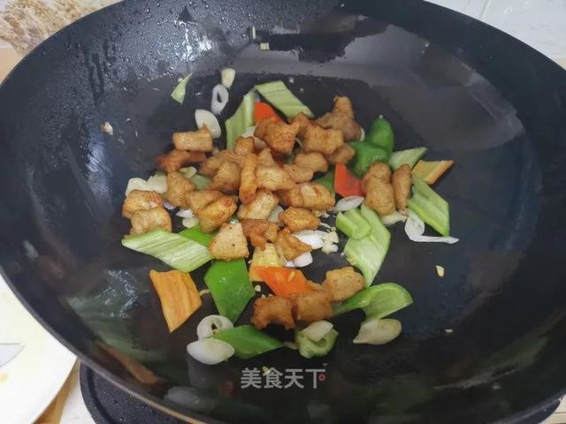 东北溜肉段的做法，东北溜肉段最正宗的做法（东北溜肉段：焦脆鲜香）