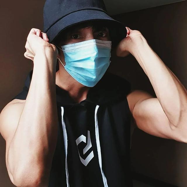 李准基综艺，调教教室丨你真的不考虑李准基这种狐狸犬系男吗