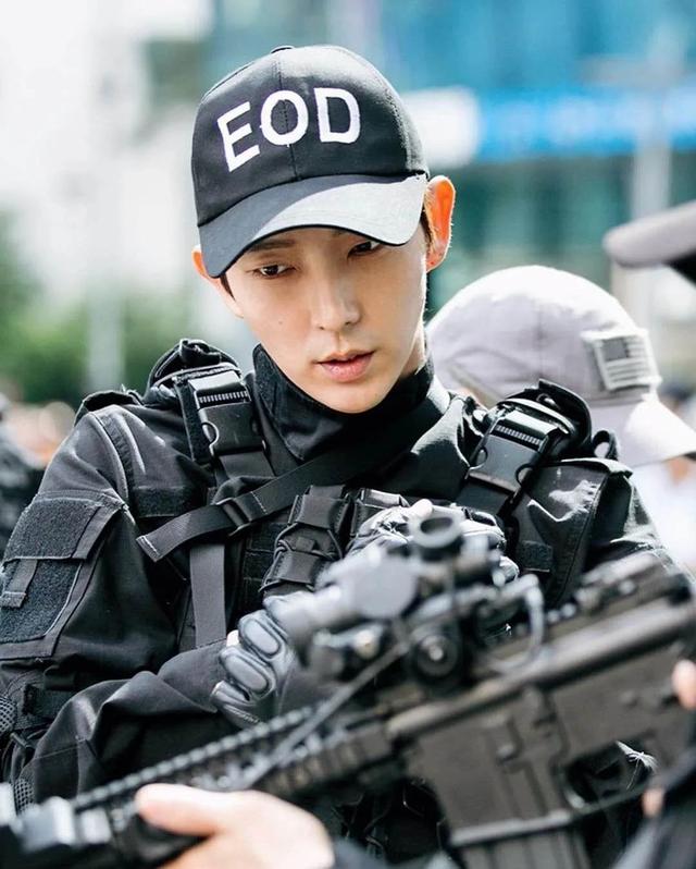 李准基综艺，调教教室丨你真的不考虑李准基这种狐狸犬系男吗