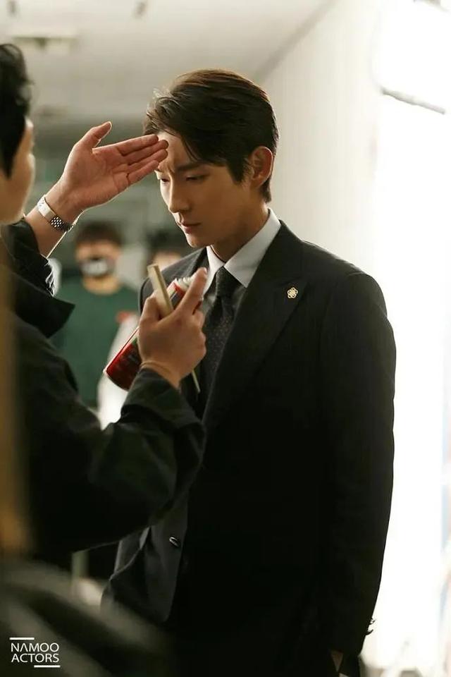 李准基综艺，调教教室丨你真的不考虑李准基这种狐狸犬系男吗