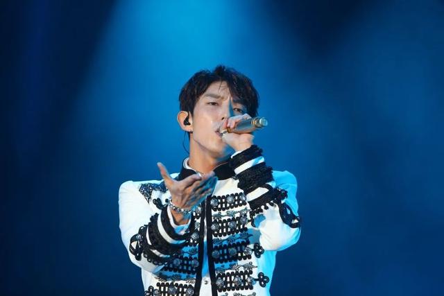 李准基综艺，调教教室丨你真的不考虑李准基这种狐狸犬系男吗