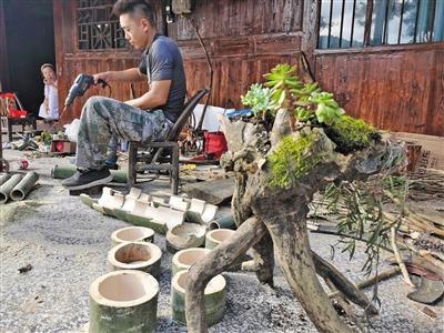 吊脚楼是哪个民族的，吊脚楼是哪个民族的在哪个地区（破旧吊脚木楼重生成“别墅”）