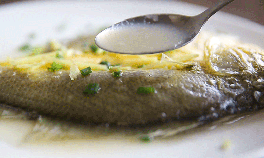 怎么清蒸大黄鱼好吃，就能get一盘鲜嫩的大黄鱼