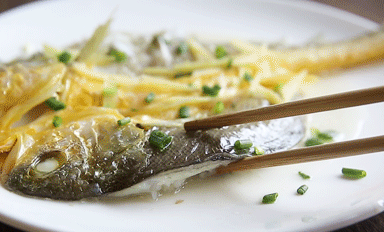 怎么清蒸大黄鱼好吃，就能get一盘鲜嫩的大黄鱼