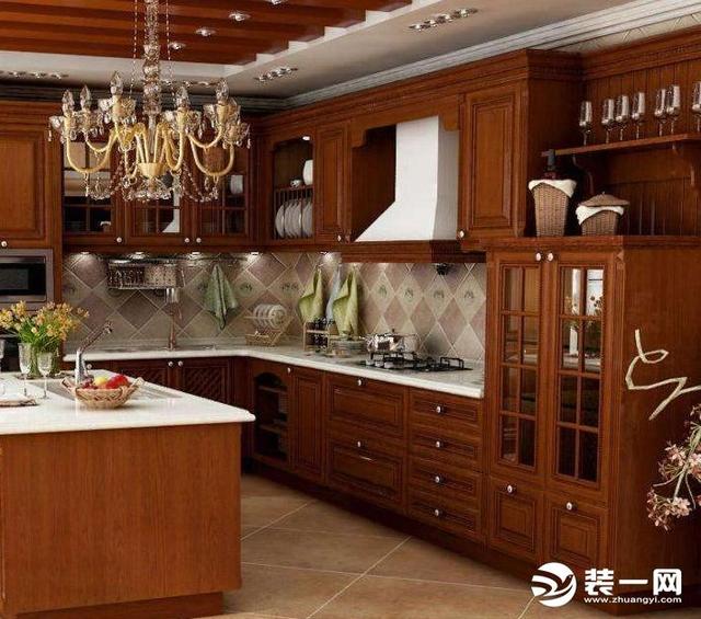 实木地柜，实木地柜台面怎样贴瓷砖（实木橱柜优缺点及价格计算方法分享）