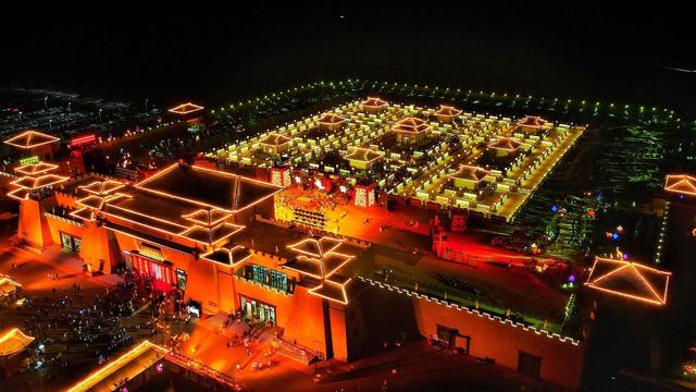 张国臂掖是什么意思，张国臂掖是成语吗（感受大汉王朝“张国臂掖）