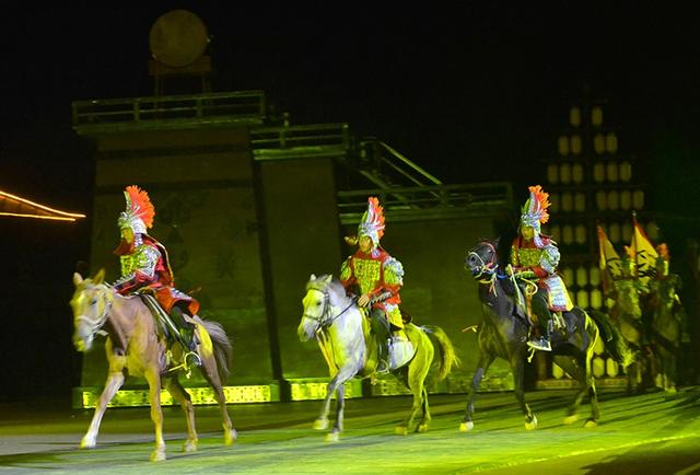 张国臂掖是什么意思，张国臂掖是成语吗（感受大汉王朝“张国臂掖）