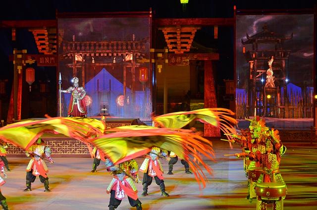 张国臂掖是什么意思，张国臂掖是成语吗（感受大汉王朝“张国臂掖）