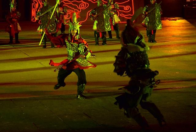 张国臂掖是什么意思，张国臂掖是成语吗（感受大汉王朝“张国臂掖）