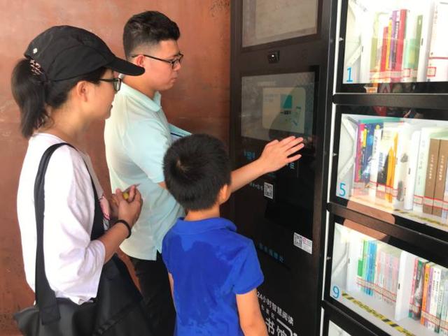桂林市图书馆，桂林市图书馆上班时间（桂林启用两个街边微型图书馆）