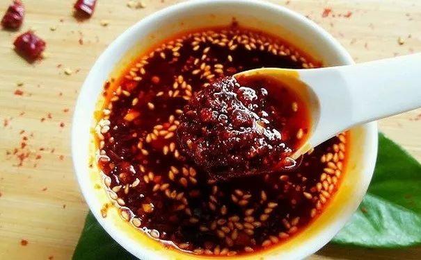 炸完小龙虾的油还能用吗，炸小龙虾的油还能用吗（油炸过小龙虾的油还能用吗）