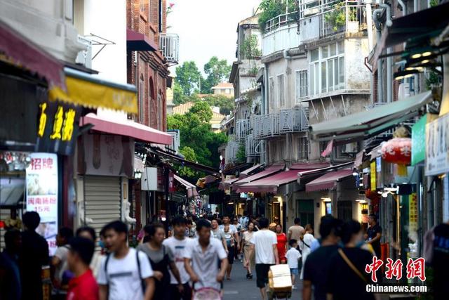 鼓浪屿在哪里个城市，鼓浪屿在哪里个城市哪个区（“音乐之岛”又闻琴响“世界遗产”重拾非遗）
