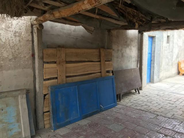 床板断了怎么修补，出租屋床板断了怎么办（杭州警方找到一张碎掉的木床）