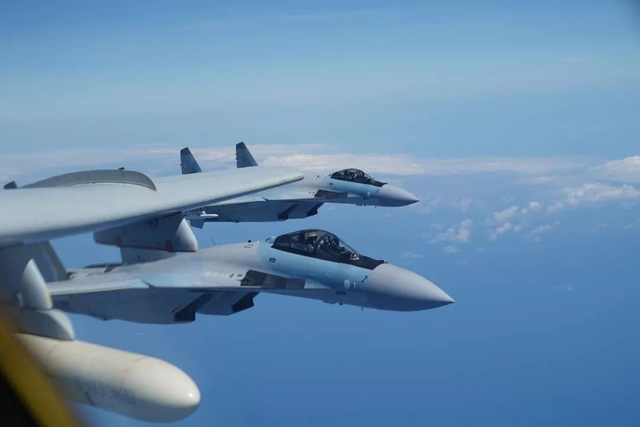 台军击落闯台战机，去年报道的台湾四架F-16叛逃是真的吗（“击落解放军战机”是假新闻）