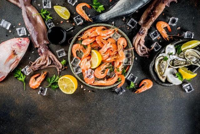 三文鱼是发物吗，三文鱼是发物吗知乎（个吃海鲜的传言）