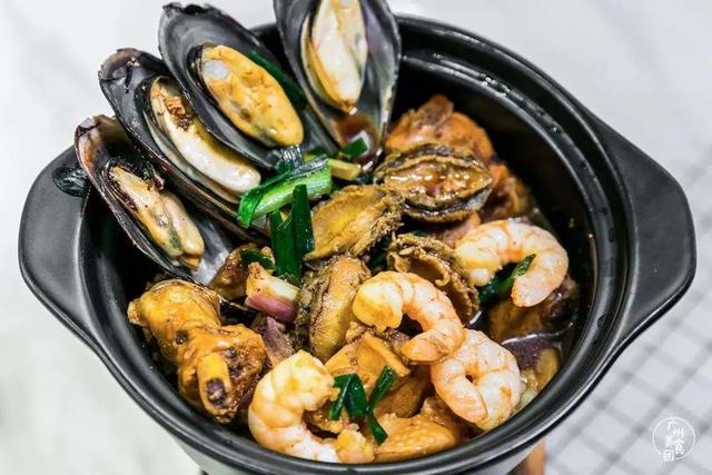 三文鱼是发物吗，三文鱼是发物吗知乎（个吃海鲜的传言）