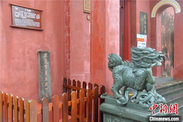 孔庙在哪里，孔庙在哪里哪个省（一座不开大门的孔庙）