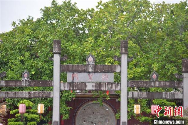 孔庙在哪里，孔庙在哪里哪个省（一座不开大门的孔庙）