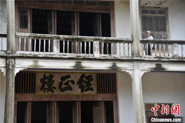 孔庙在哪里，孔庙在哪里哪个省（一座不开大门的孔庙）